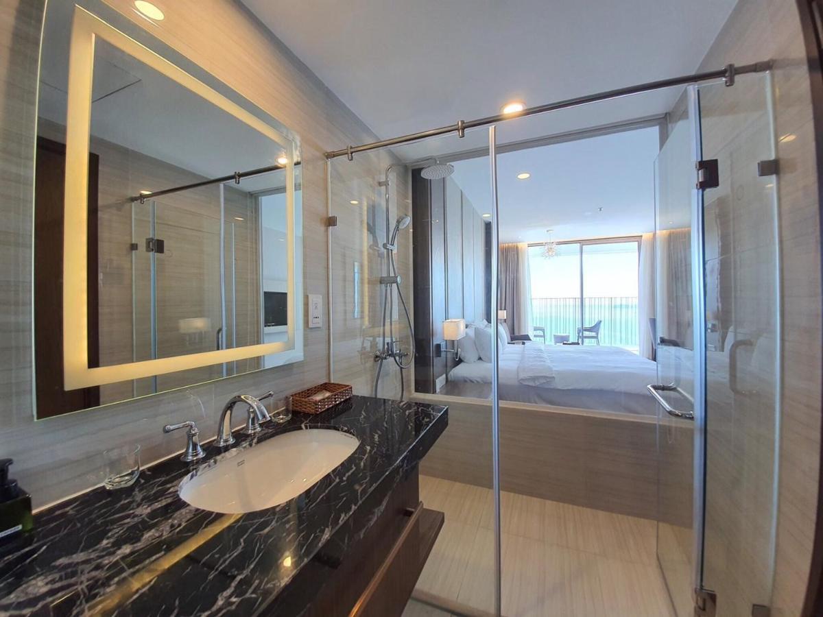 Kn Panorama Beachfront Condotel Nha Trang Exterior photo
