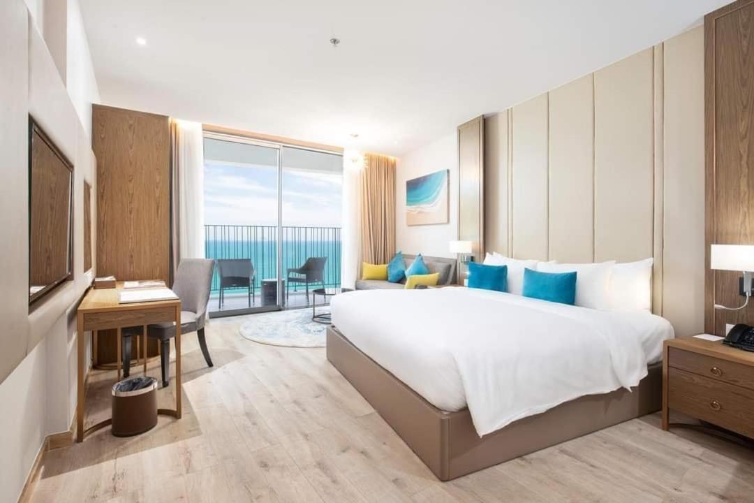 Kn Panorama Beachfront Condotel Nha Trang Exterior photo