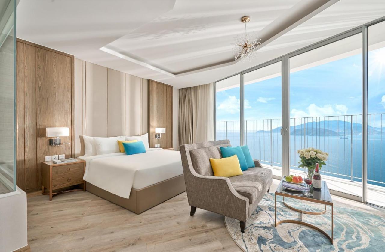 Kn Panorama Beachfront Condotel Nha Trang Exterior photo